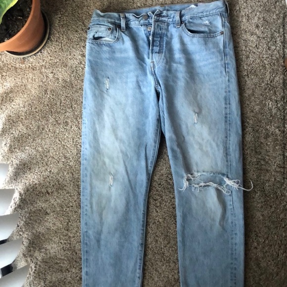 Button Fly Levi’s - Picture 2 of 3